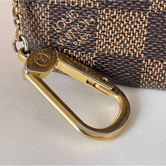 LOUIS VUITTON Key Clée damier ébène - Picture 5 of 12